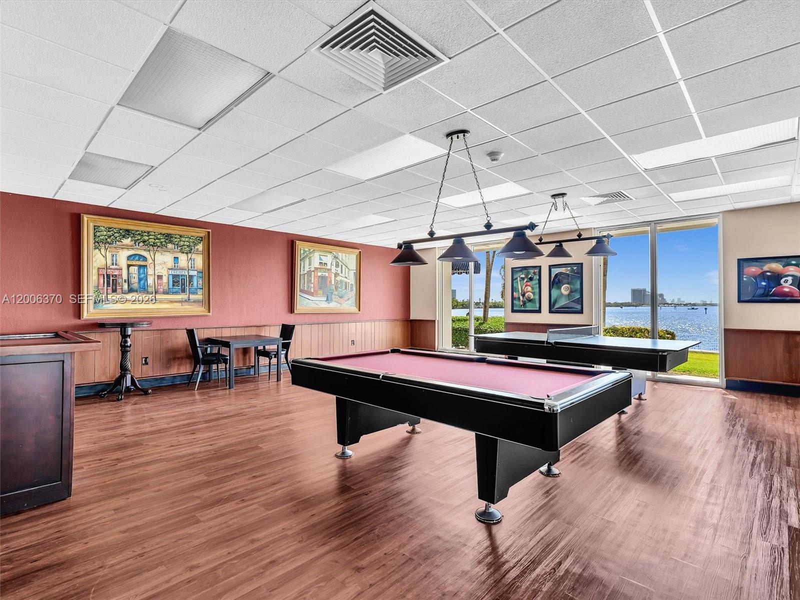 ARLEN HOUSE WEST CONDO - Residential