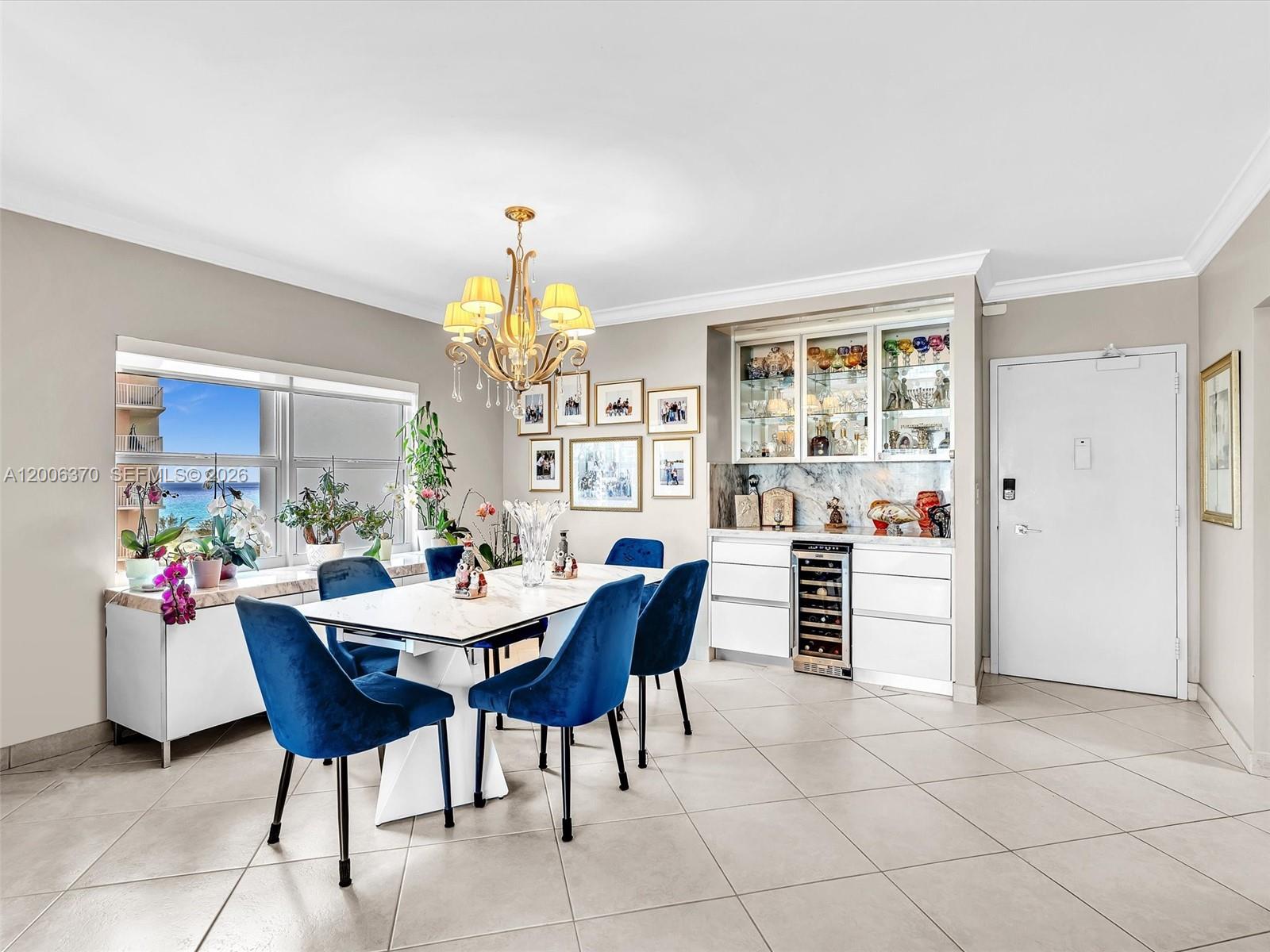 ARLEN HOUSE WEST CONDO - Residential