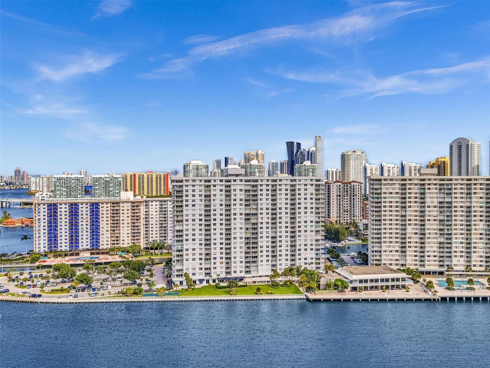 ARLEN HOUSE WEST CONDO - Residential