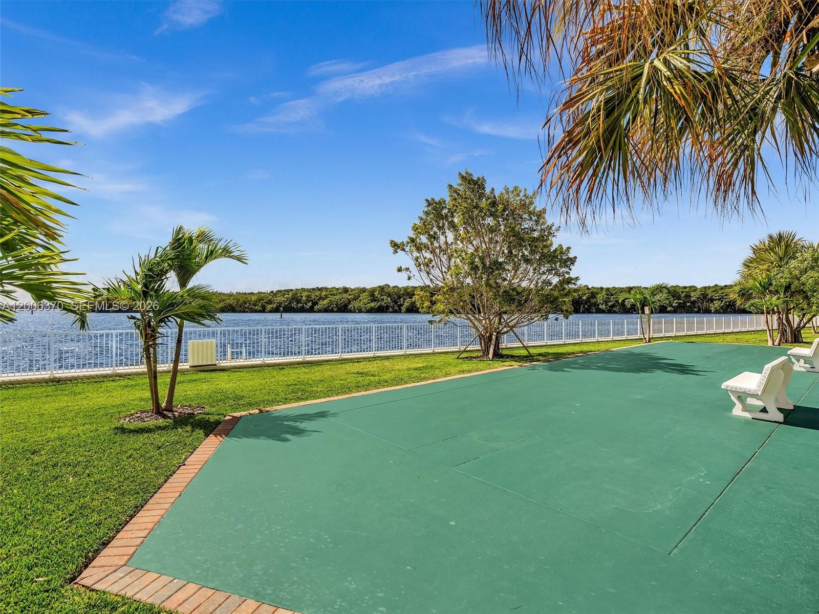 ARLEN HOUSE WEST CONDO - Residential