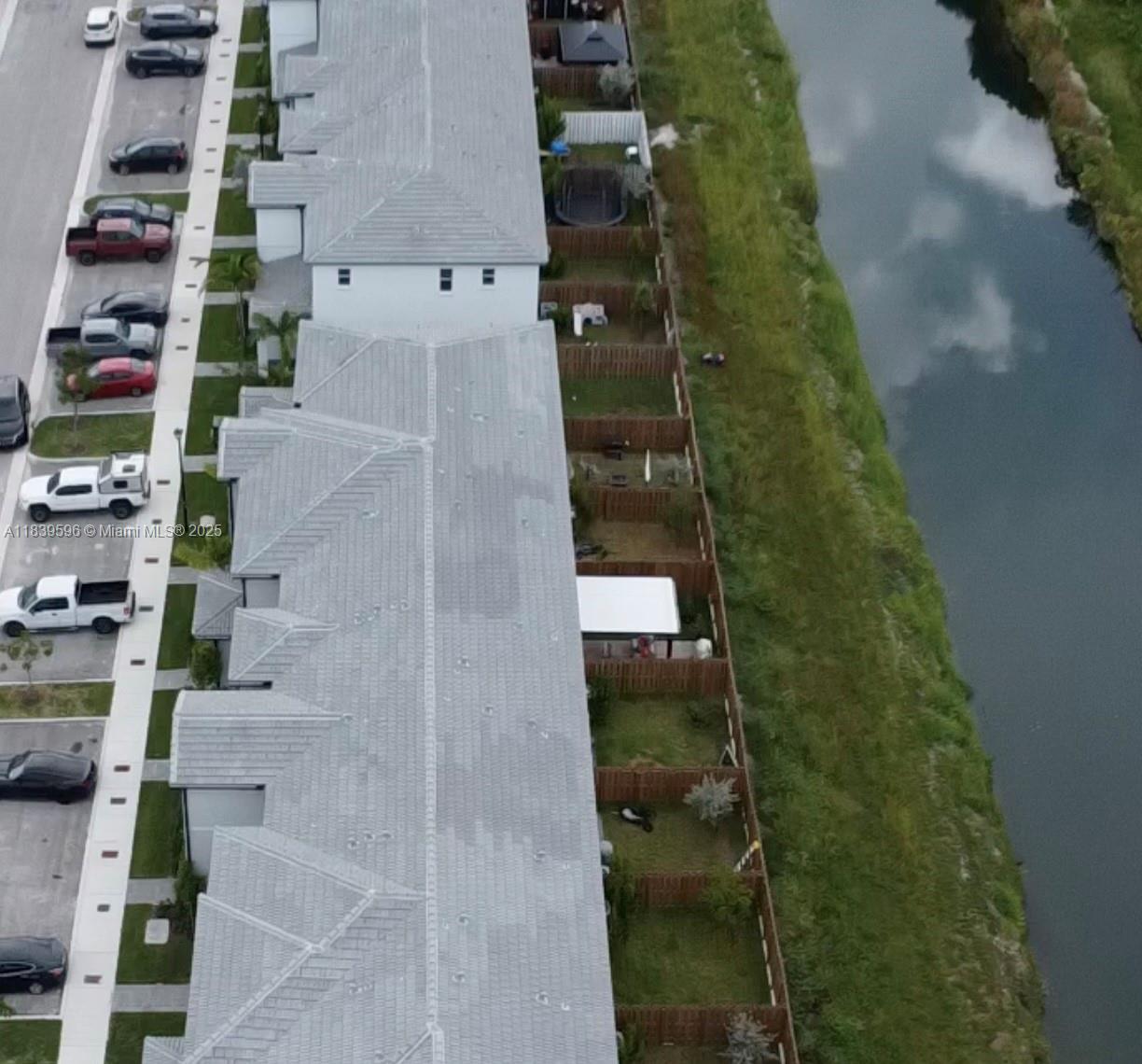 PARADISE PINES - Residential