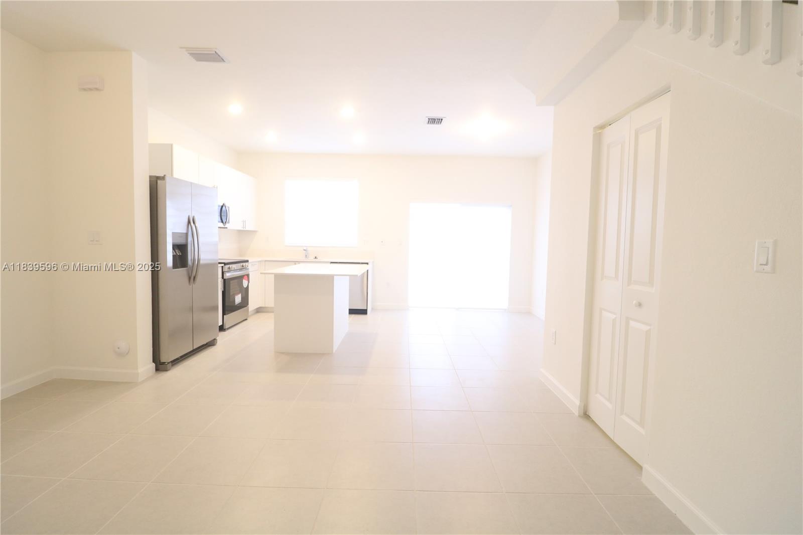 PARADISE PINES - Residential