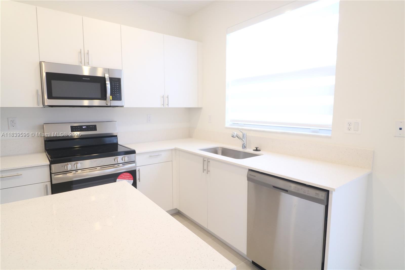 PARADISE PINES - Residential