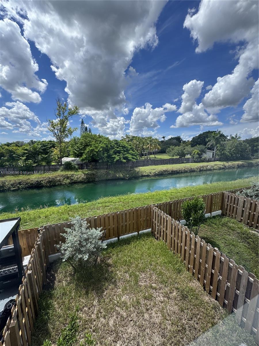 PARADISE PINES - Residential