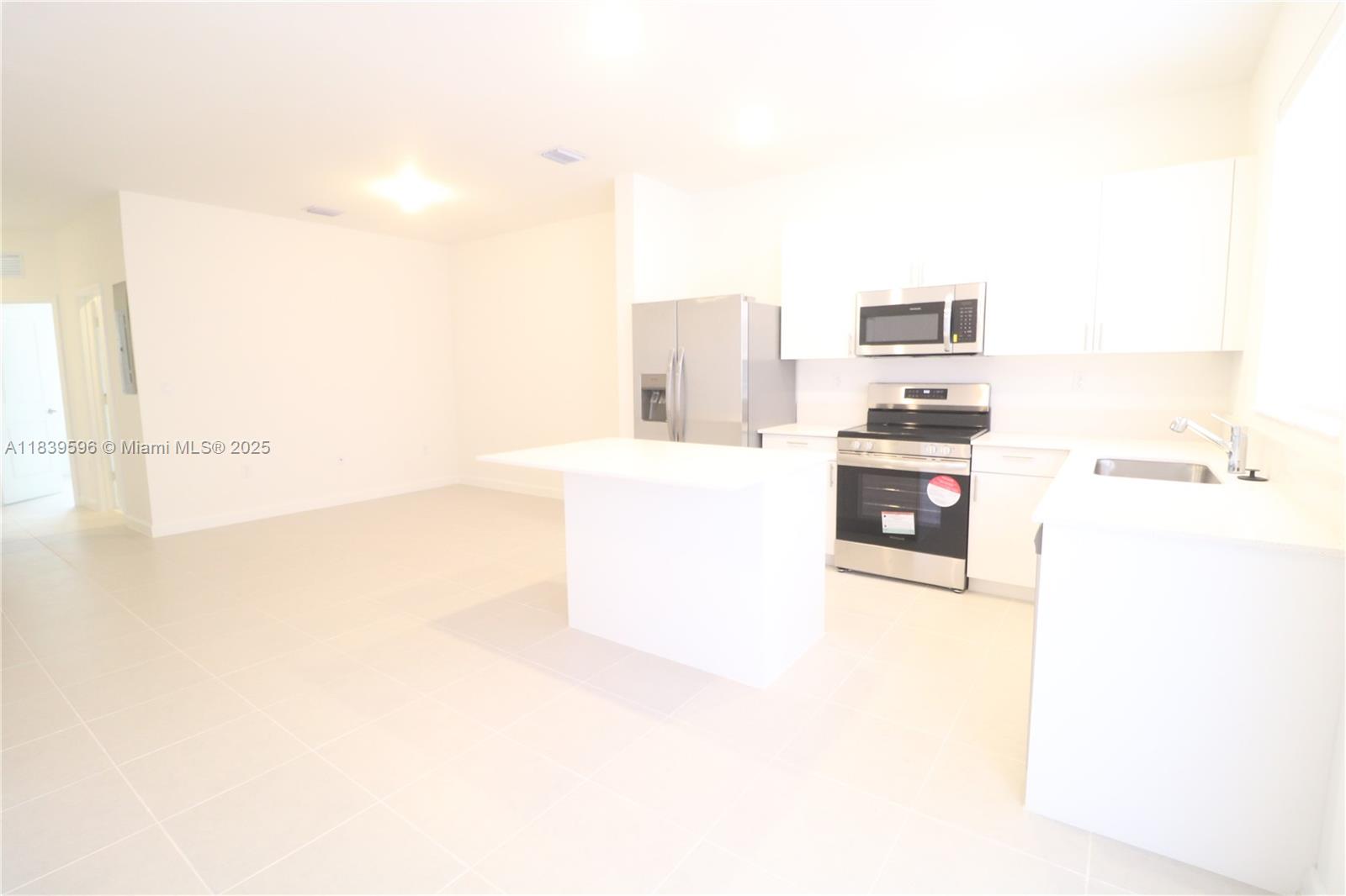 PARADISE PINES - Residential