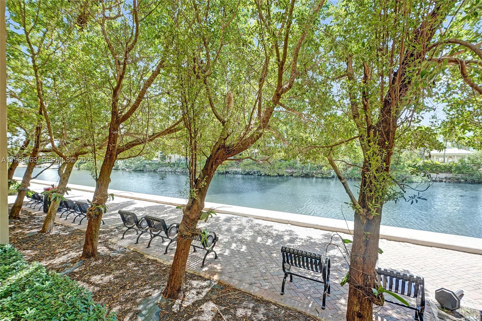 PARQUE TOWERS CONDO - Residential