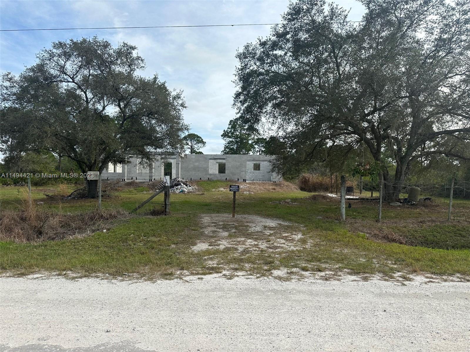 View Clewiston, FL 33440 house