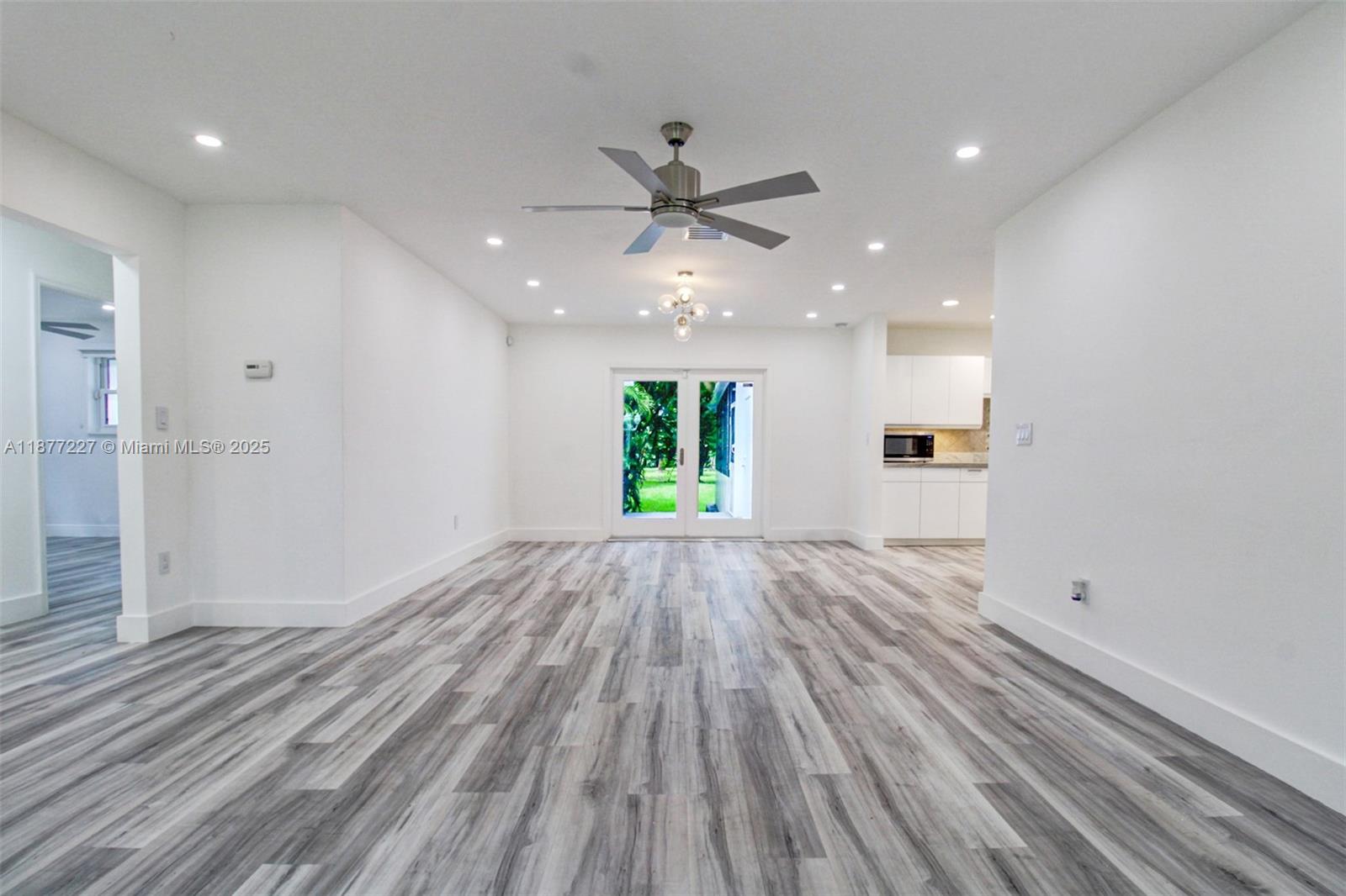 CHAMBERS LAND CO SUB SE1/ - Residential Lease