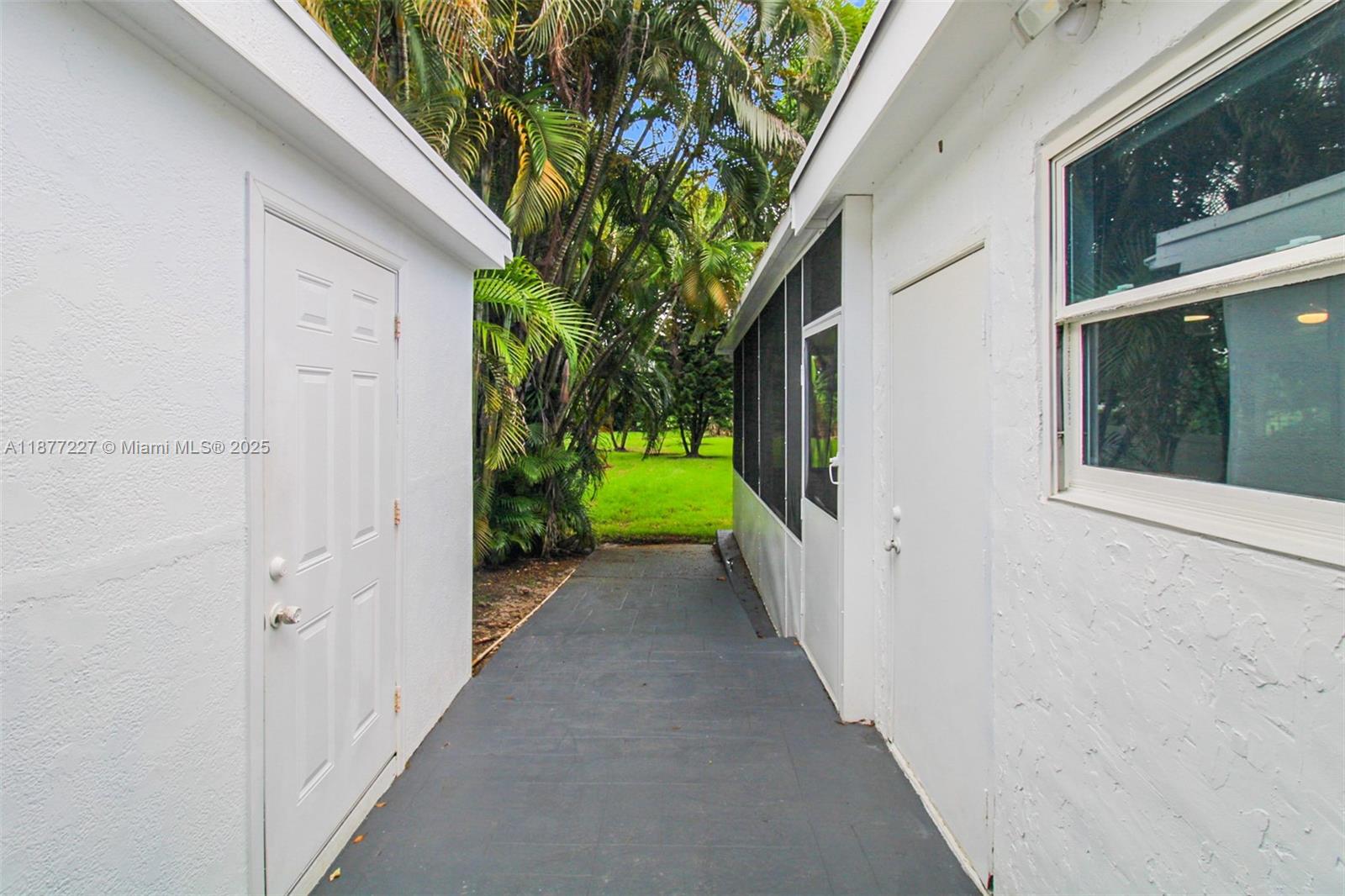 CHAMBERS LAND CO SUB SE1/ - Residential Lease