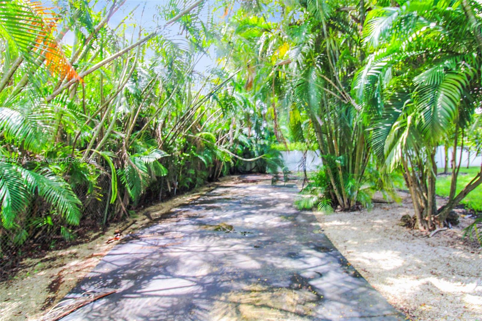 CHAMBERS LAND CO SUB SE1/ - Residential Lease