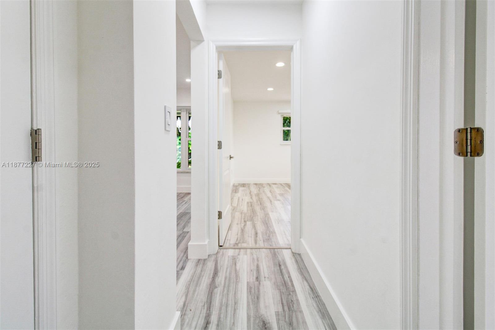 CHAMBERS LAND CO SUB SE1/ - Residential Lease