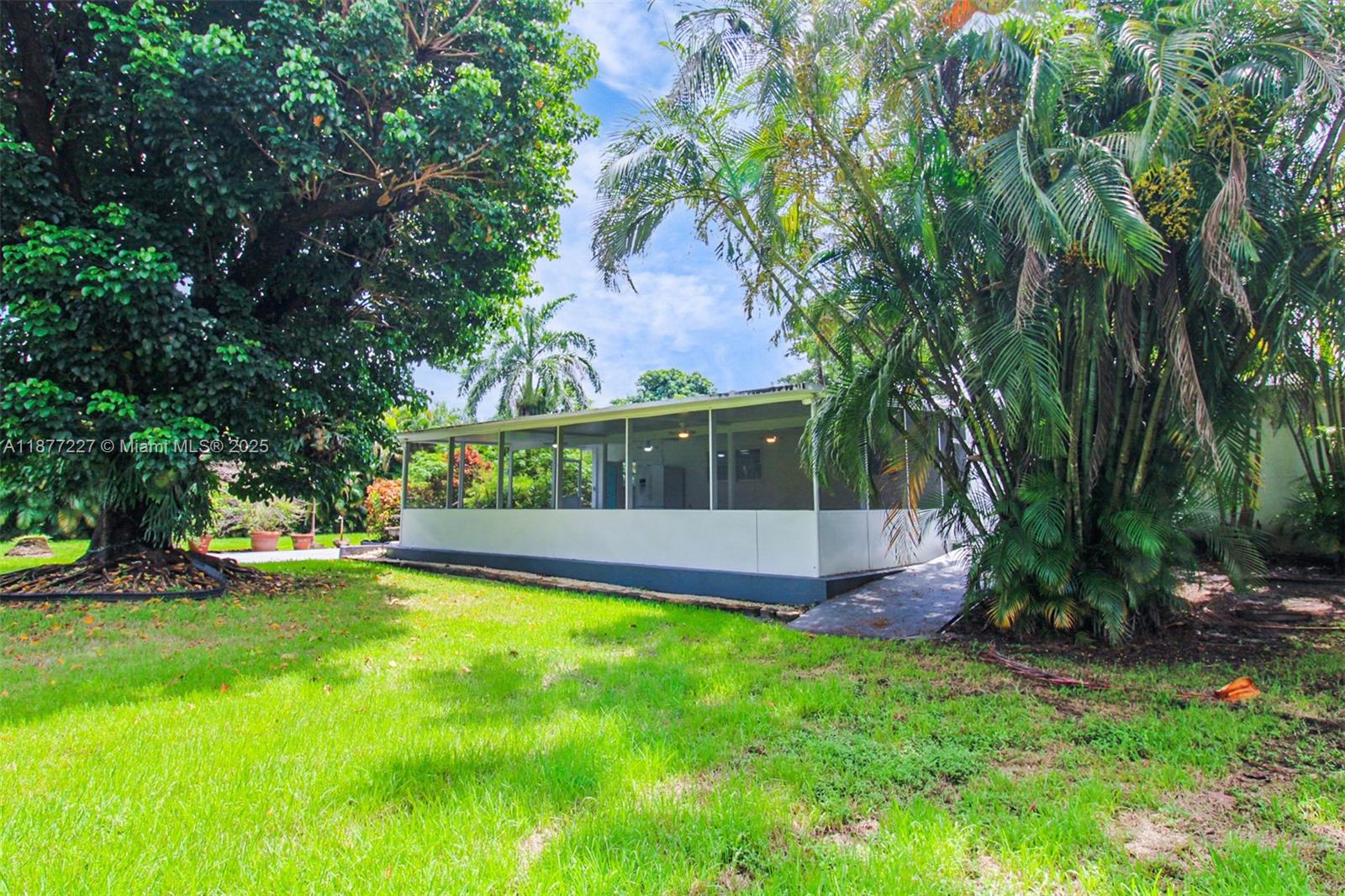 CHAMBERS LAND CO SUB SE1/ - Residential Lease