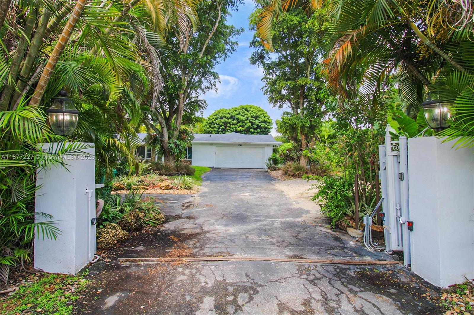 CHAMBERS LAND CO SUB SE1/ - Residential Lease