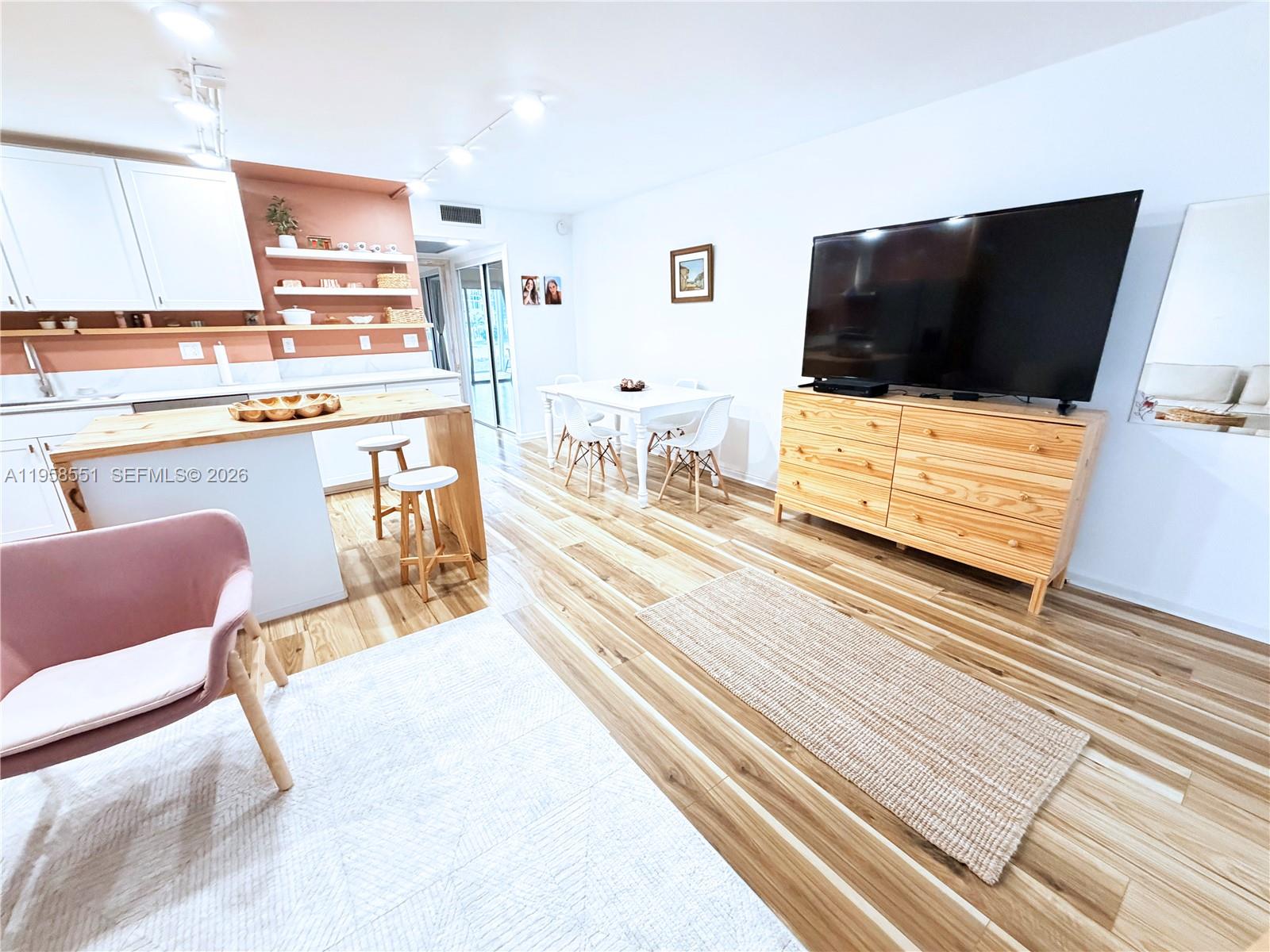 2130 Cambridge F 213o