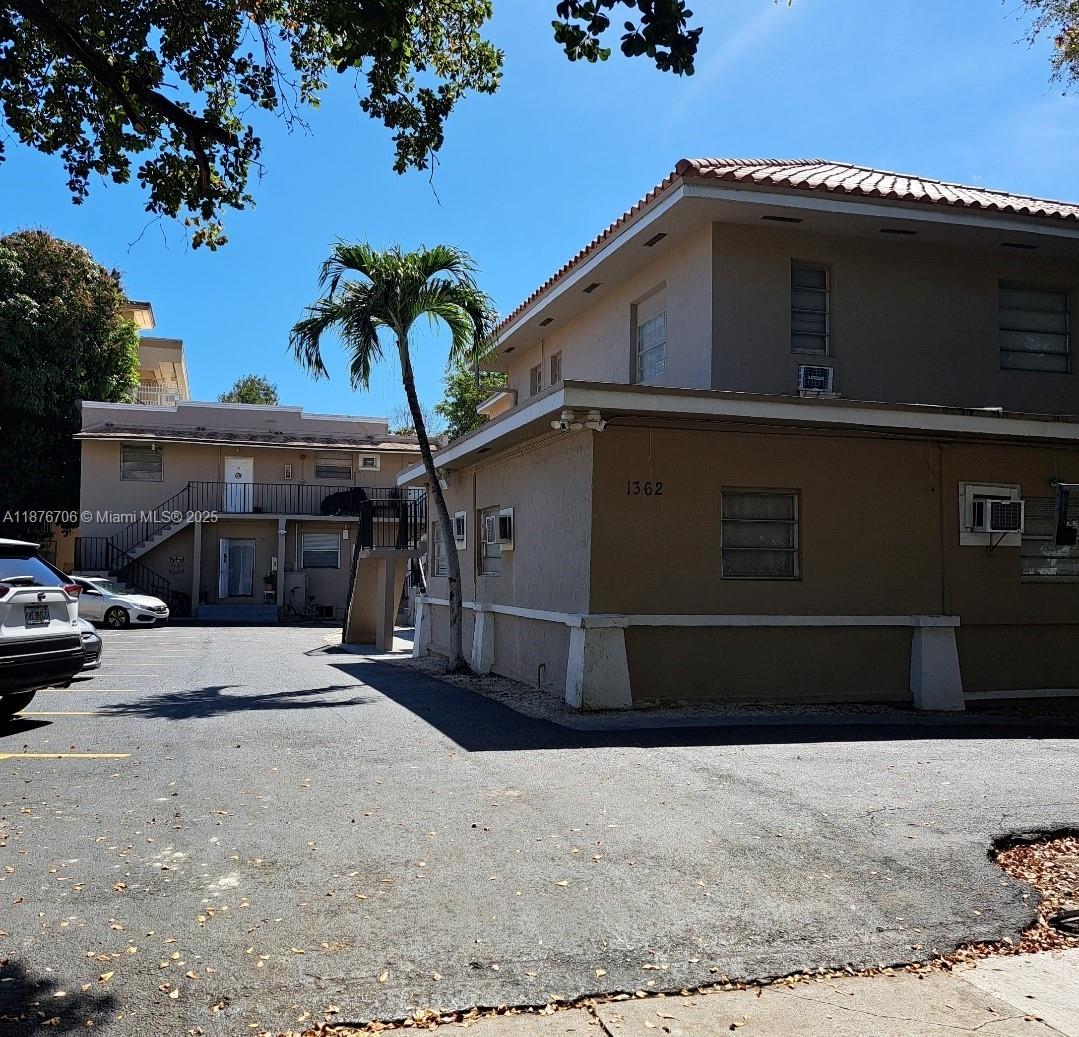 Nicely remodeled 1/1 in the heart of Little Havana. Unit offers newer kitchen cabinets, newer bathroom features and freshly painted baseboards and walls. This will not last. Building offers parking but its a first come first serve basis.