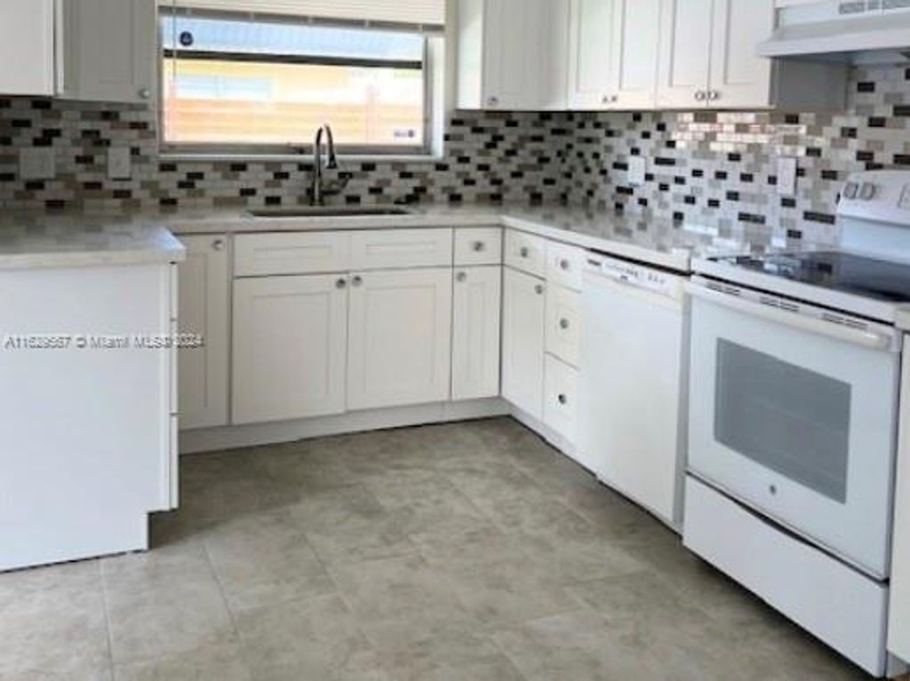 Photo of 843 NE 14th Ct #843, Fort Lauderdale, FL 33304 (MLS # A11629567)