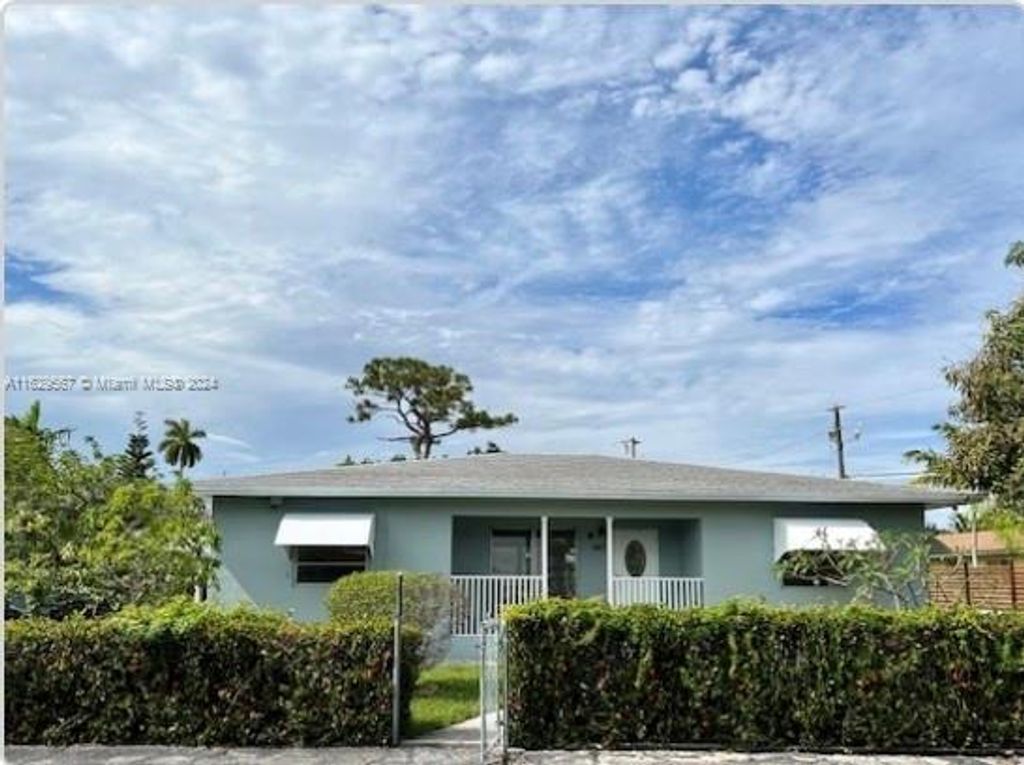 Photo of 843 NE 14th Ct #843, Fort Lauderdale, FL 33304 (MLS # A11629567)