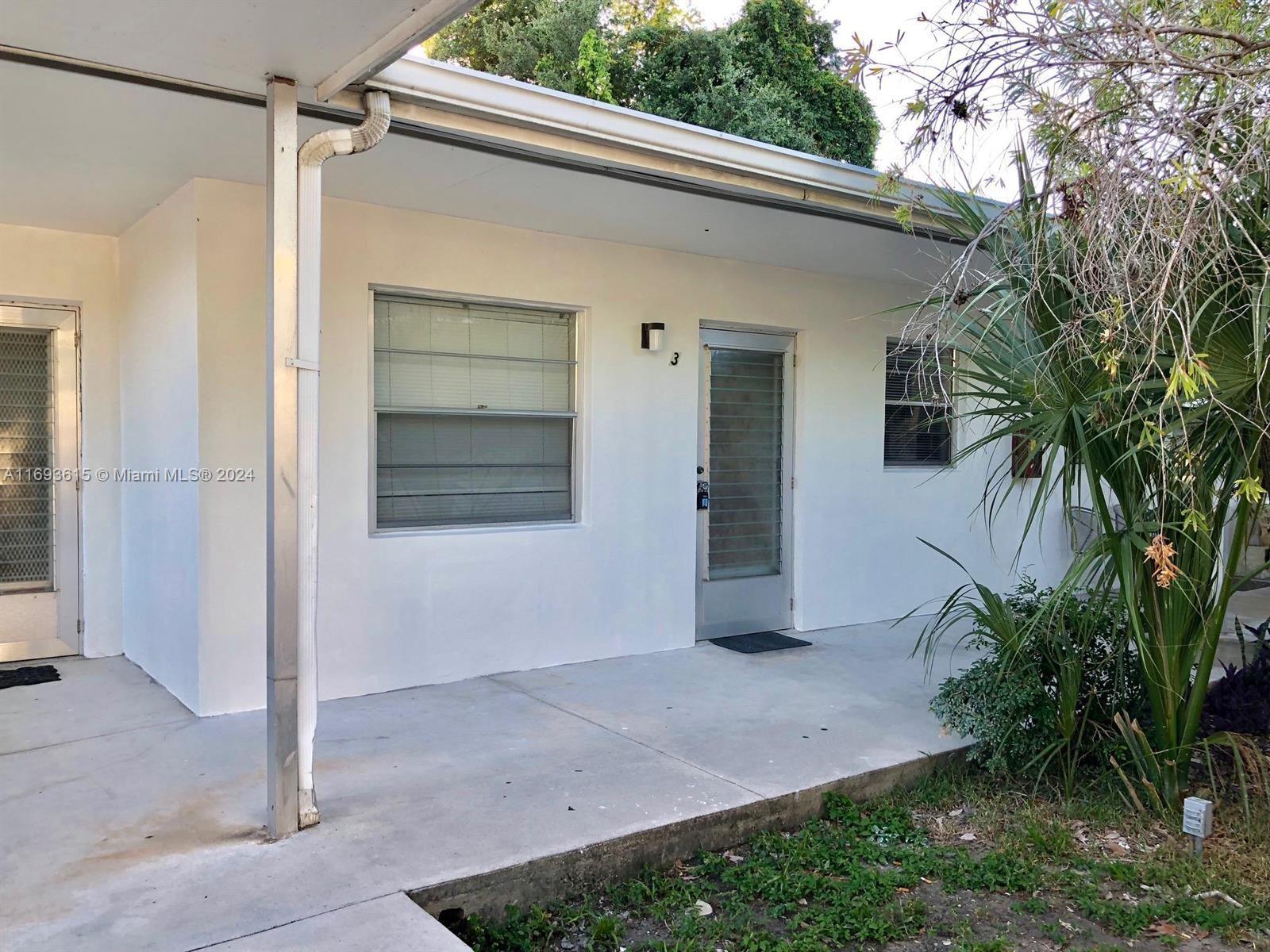 Attention investors …. Above 8% annually return!!!
Beautiful 1/1 apartment in a great neighborhood of Lake Worth Beach, located on a quiet and dead end street ! Apartment is very well maintained with all tile floors, updated kitchen with granite countertops, updated bathroom, washer and dryer inside, rented to excellent and long term tenants !
Building has new roofs, impact windows, electrical panels and the most important VERY LOW HOA !!!
Owner has more units on the same building for sale, they can be sold as a package or individually.
Great investment !!!