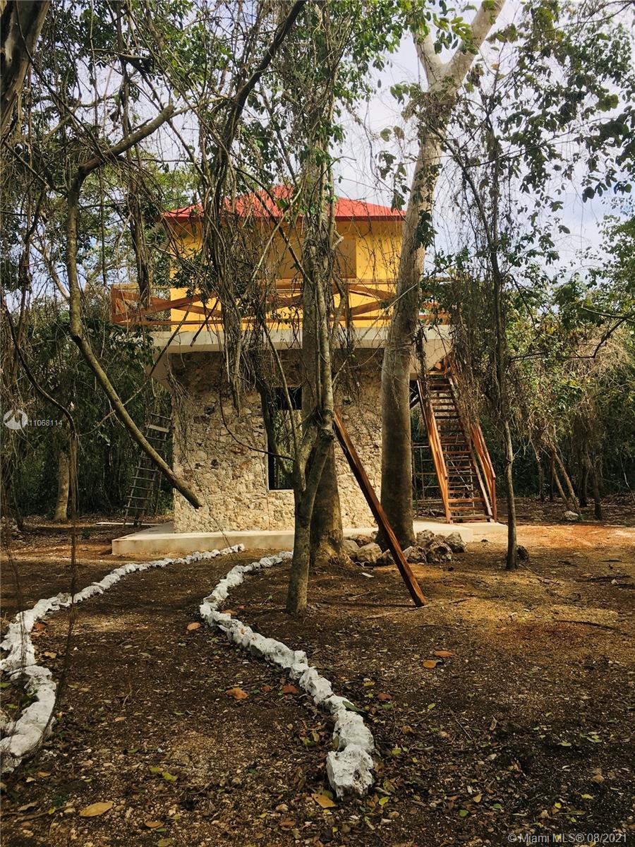 MERIDA YUCATAN - Land