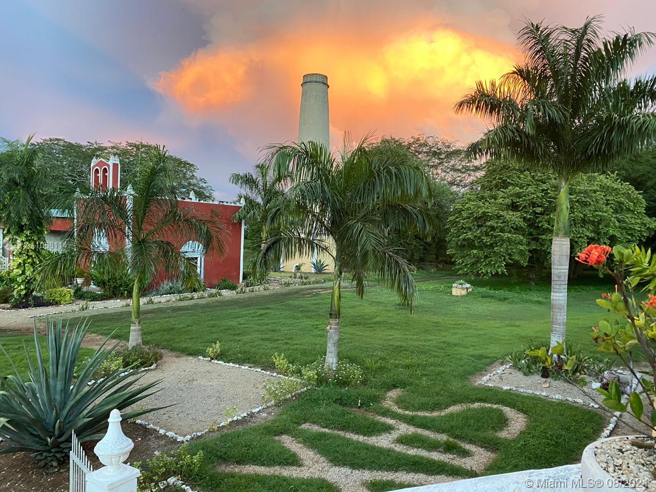 MERIDA YUCATAN - Land