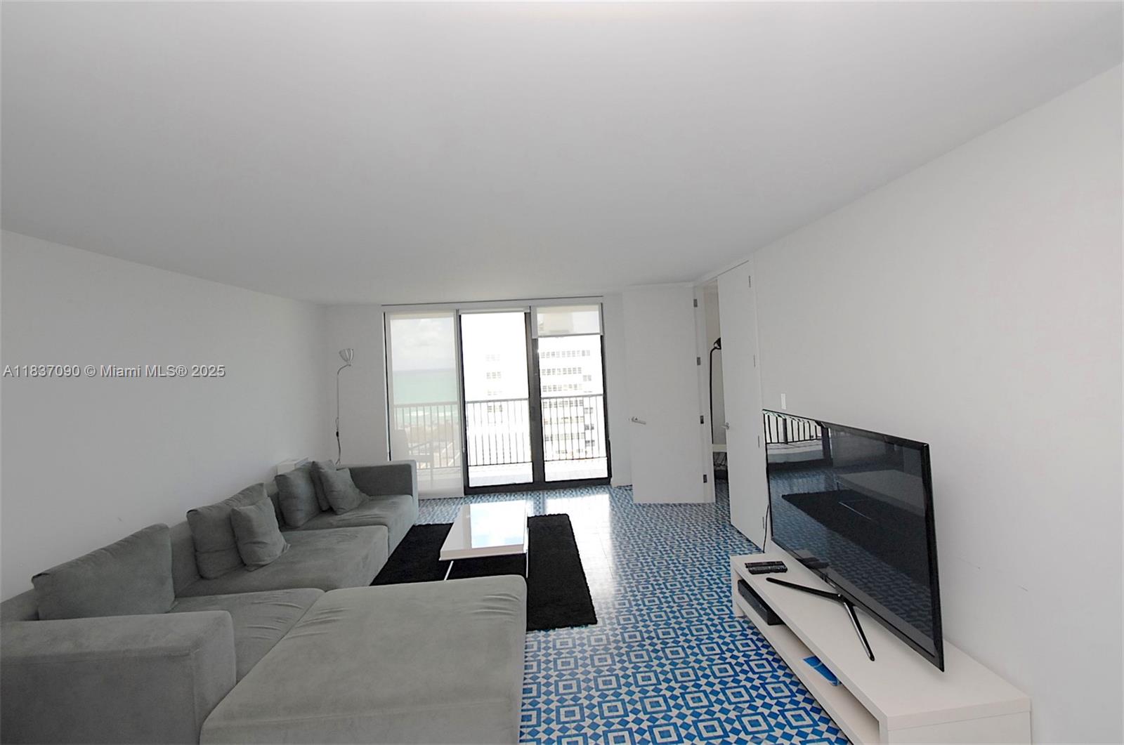 1800 Collins Ave 18F