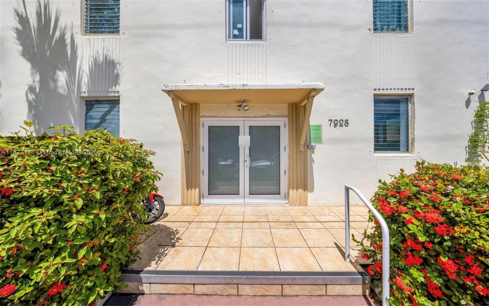 Lovely and bright apartment in the North Beach neighborhood just a few steps from the beautiful beach. Front corner unit! Enjoy this quiet neighborhood with plenty of outdoor activities, shops and restaurants. Ceramic floor in the kitchen and laminate floors throughout the apartment. Granite countertops and wall ac units, plenty of street parking. Best deal at The Dove Condo. Ideal for primary, second home or investors. Amazing Location!!! Low HOA.