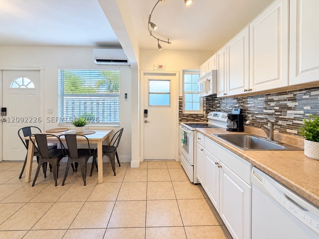 Photo of 1639 Hayes St #2, Hollywood, FL 33020 (MLS # A12092226)