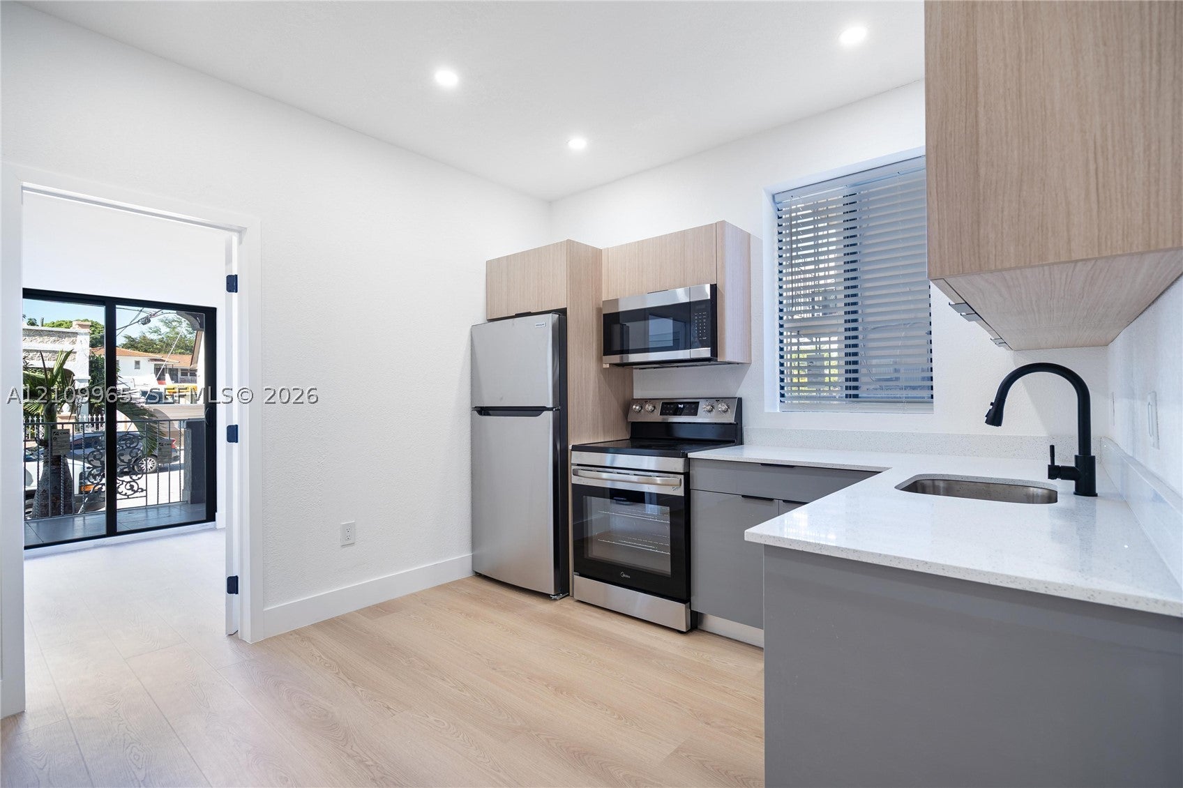 629 SW 10th Ave 11