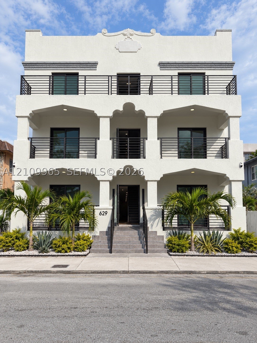 629 SW 10th Ave 11