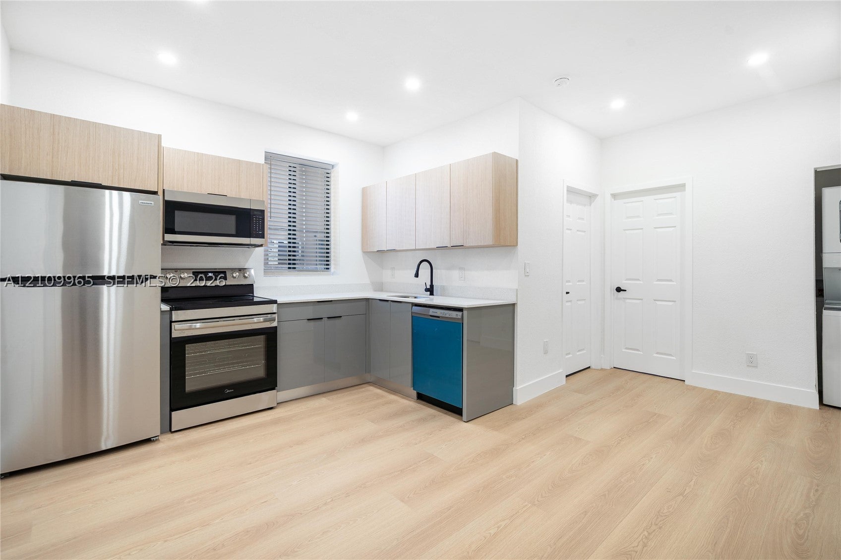 629 SW 10th Ave 11