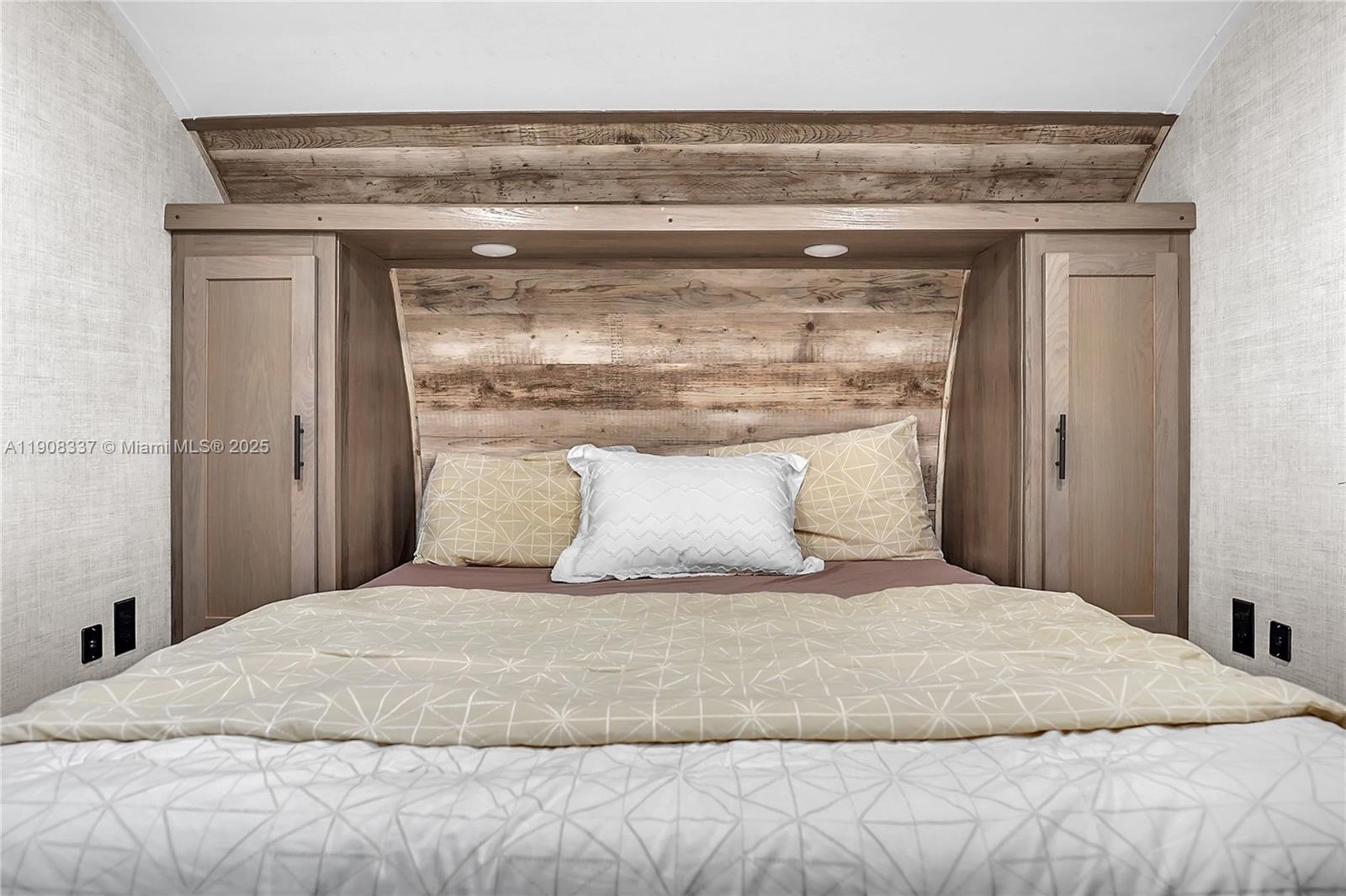 PINE RIDGE PARK - Residential Lease