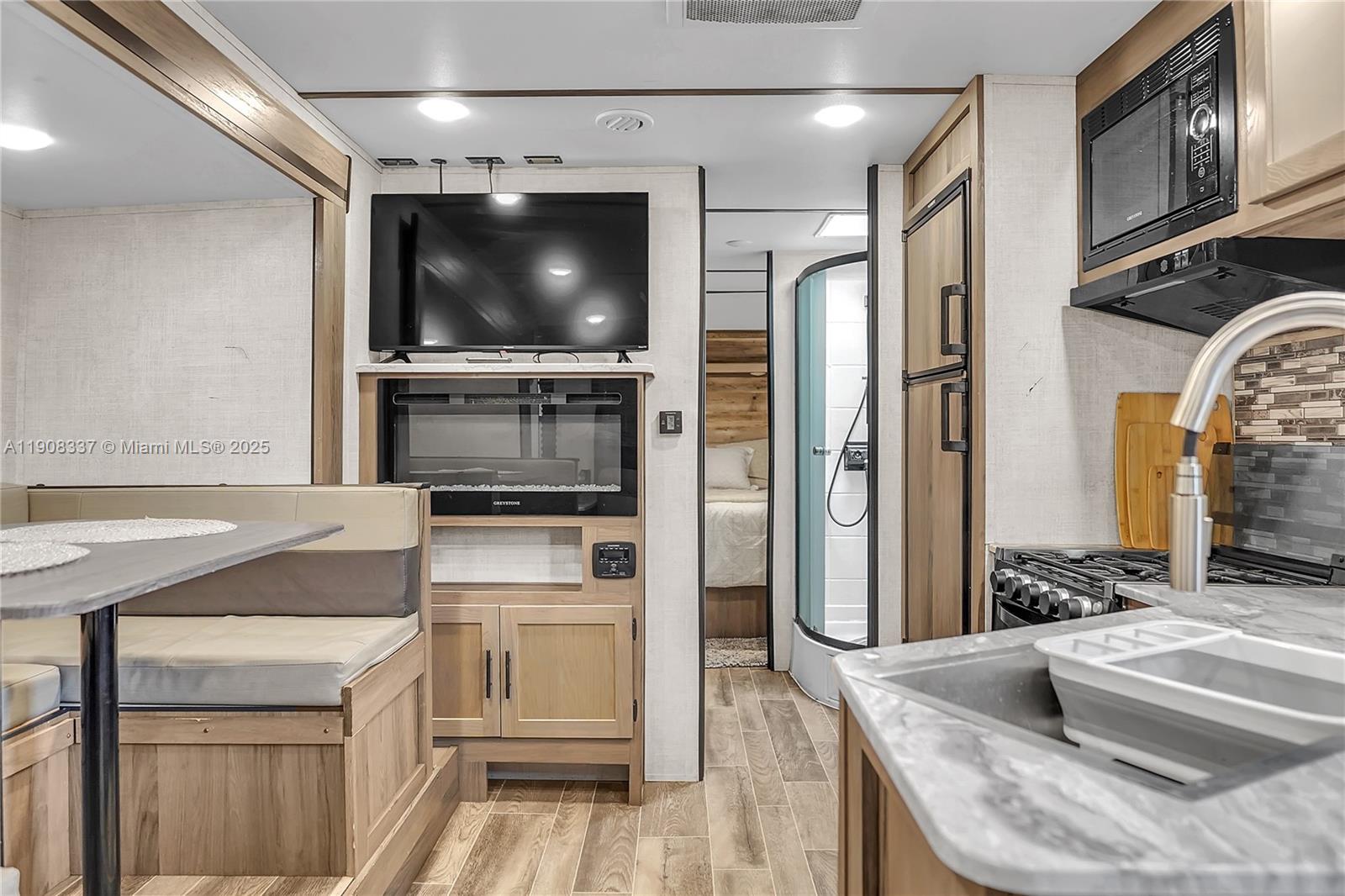 PINE RIDGE PARK - Residential Lease