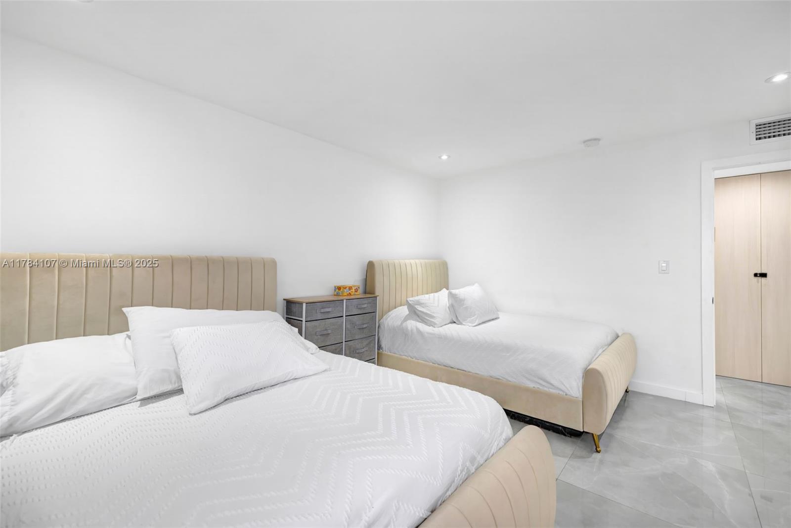 ARLEN HOUSE EAST CONDO - Residential