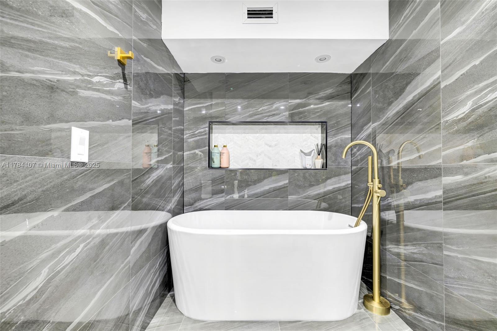 ARLEN HOUSE EAST CONDO - Residential