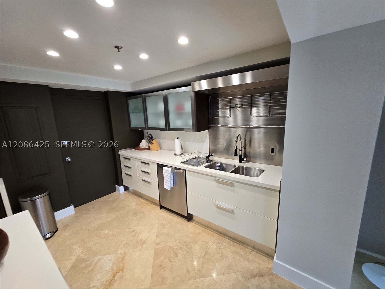 11113 Biscayne Blvd 854