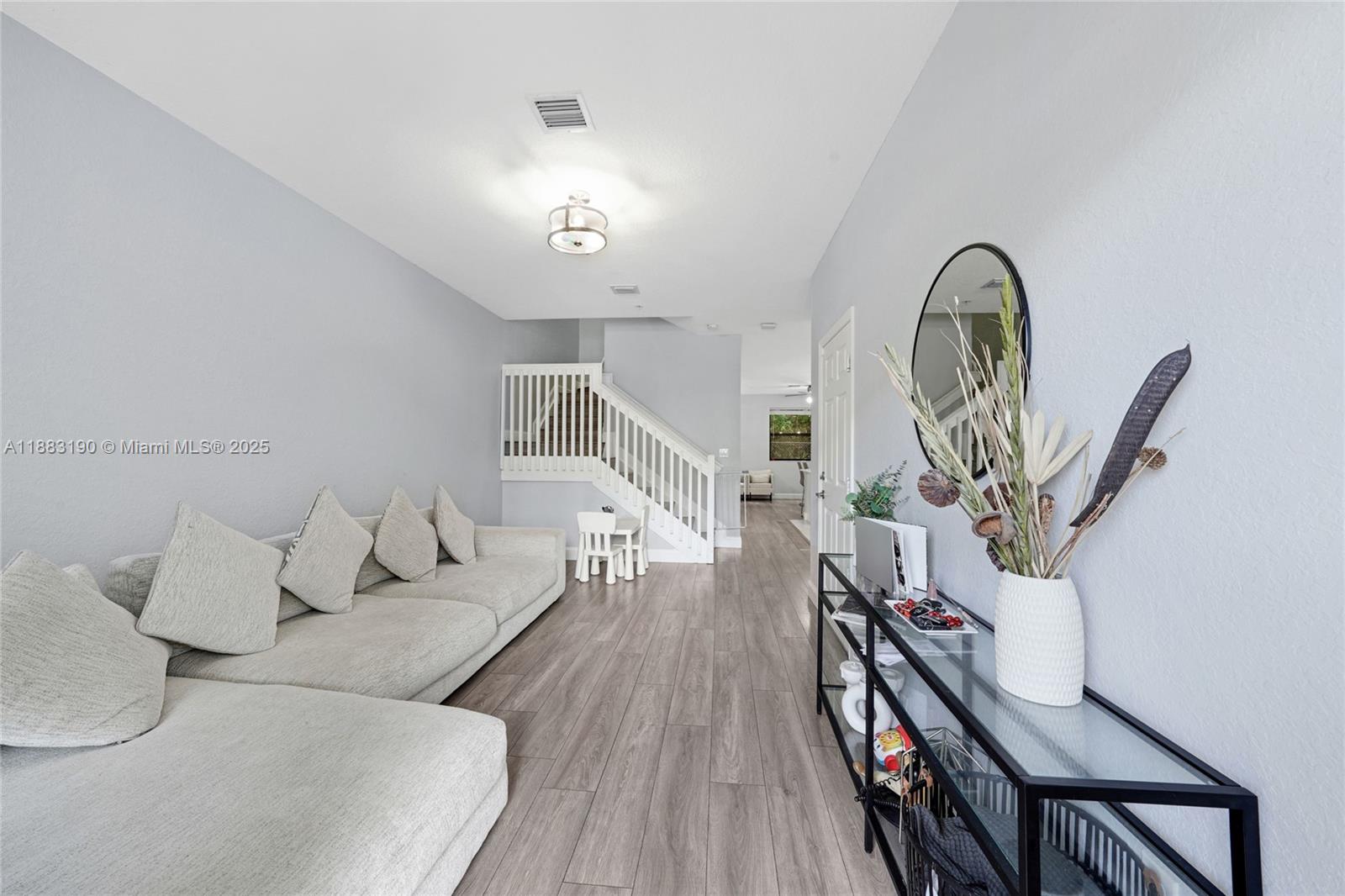 STELLAR PEMBROKE PINES - Residential