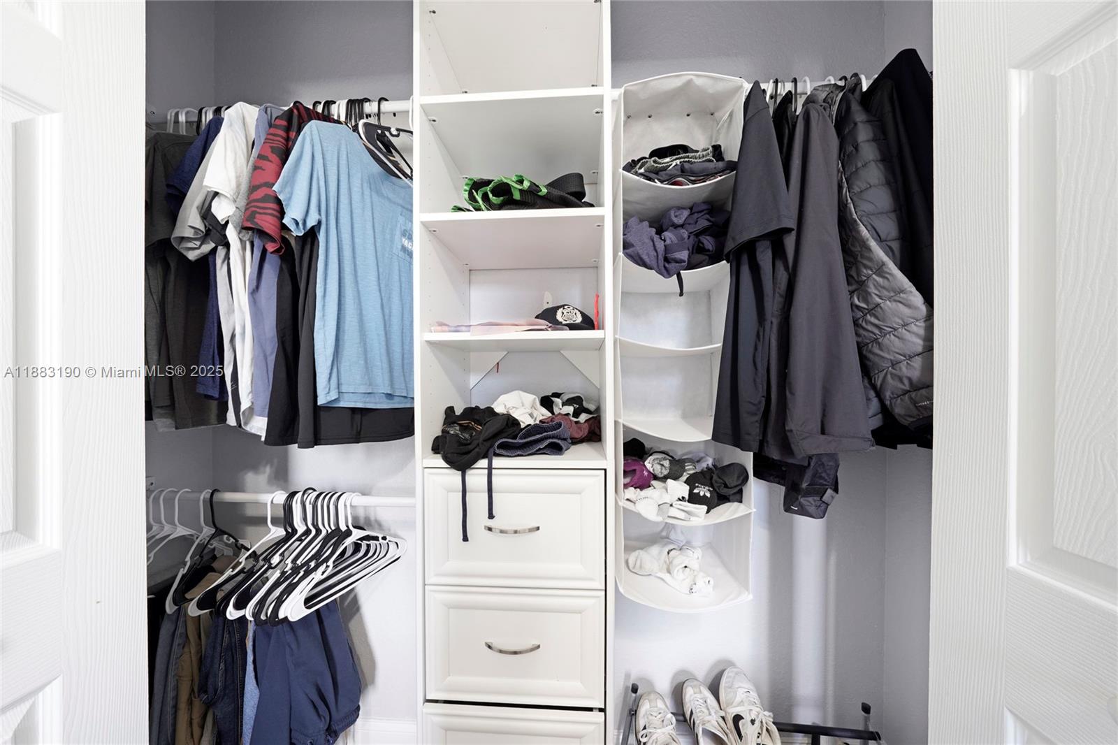 STELLAR PEMBROKE PINES - Residential