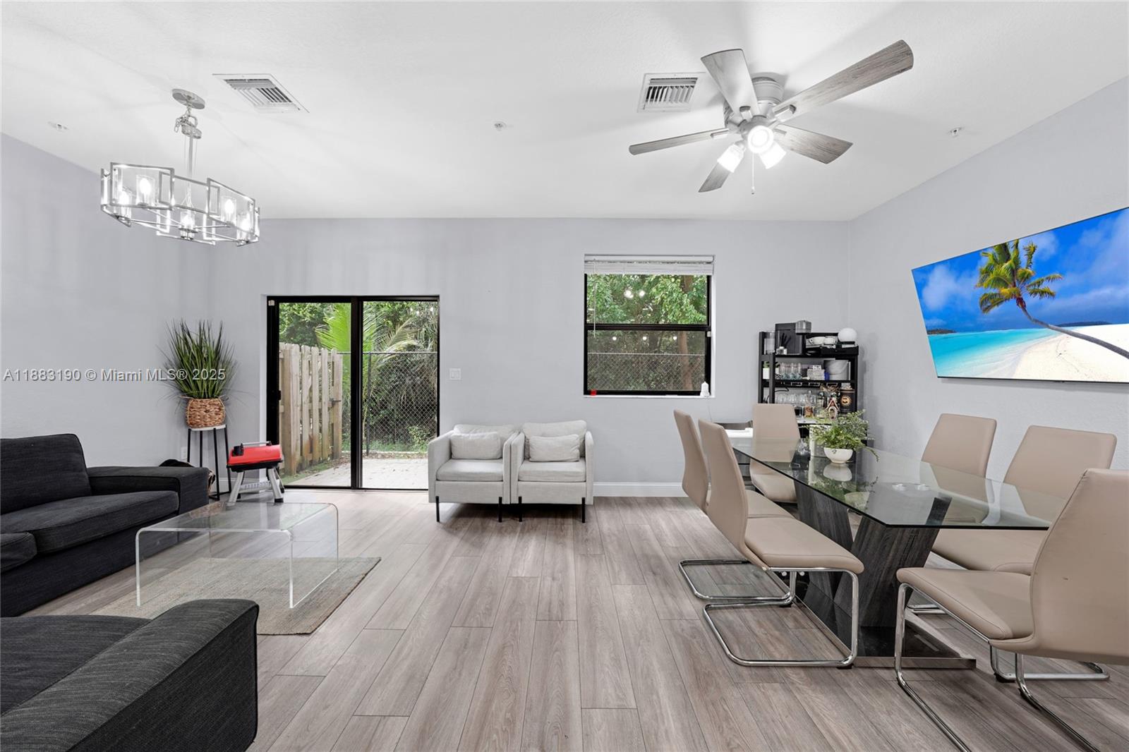 STELLAR PEMBROKE PINES - Residential