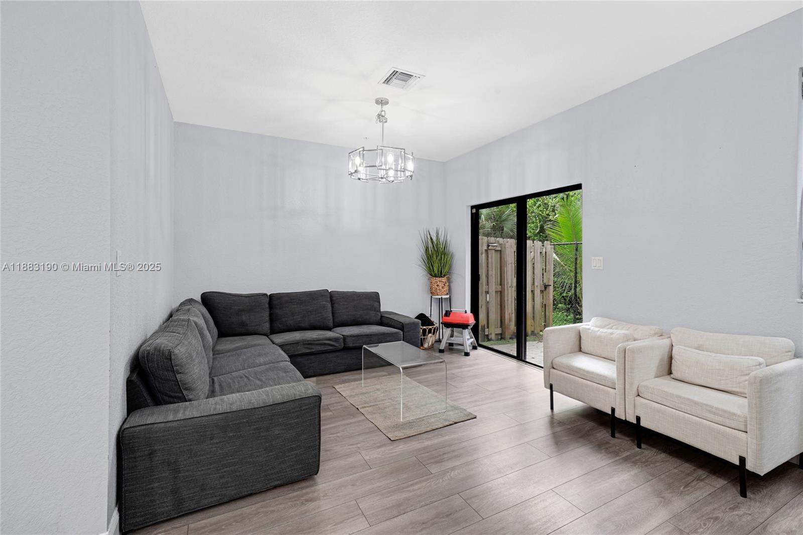 STELLAR PEMBROKE PINES - Residential