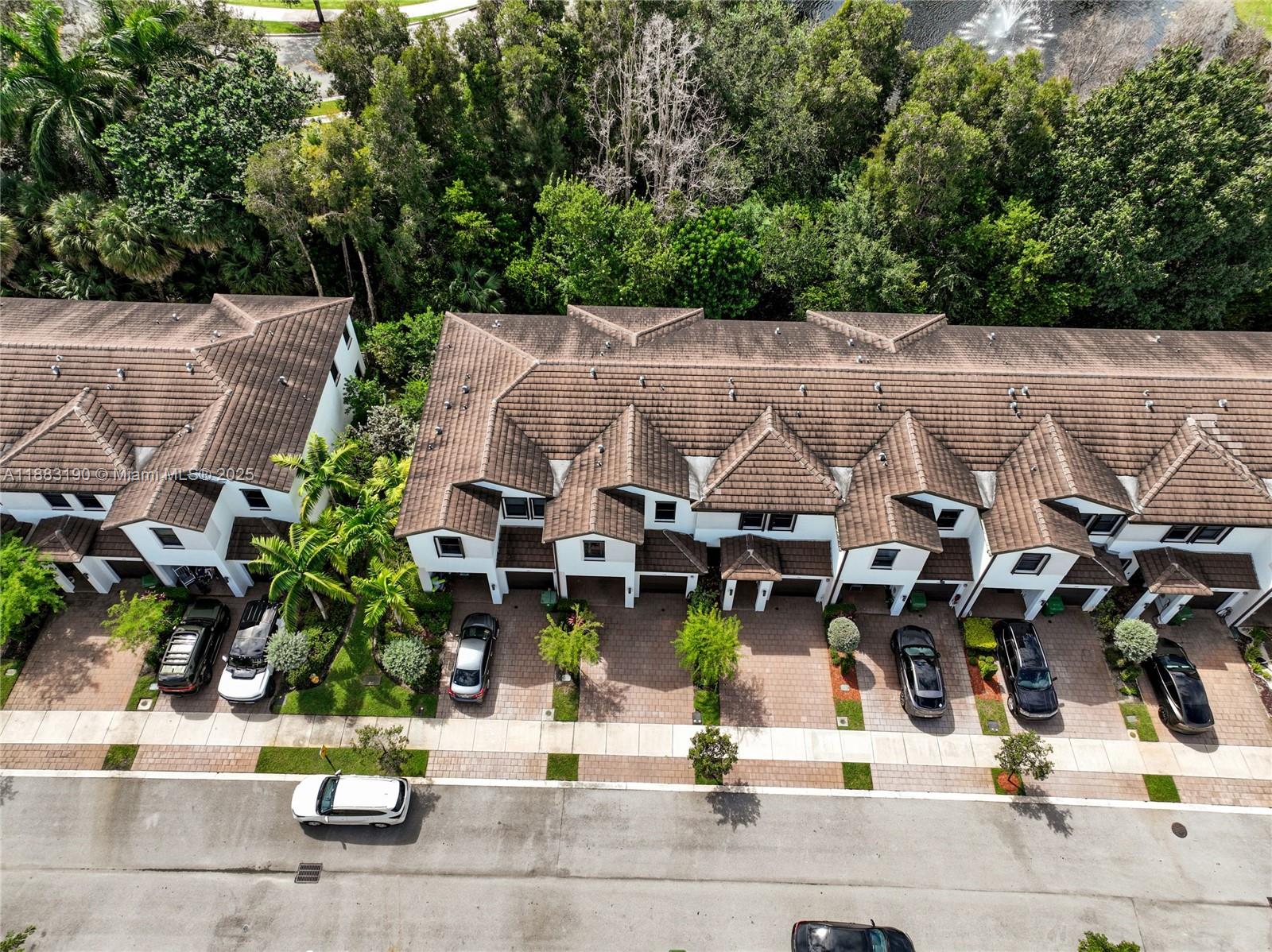 STELLAR PEMBROKE PINES - Residential