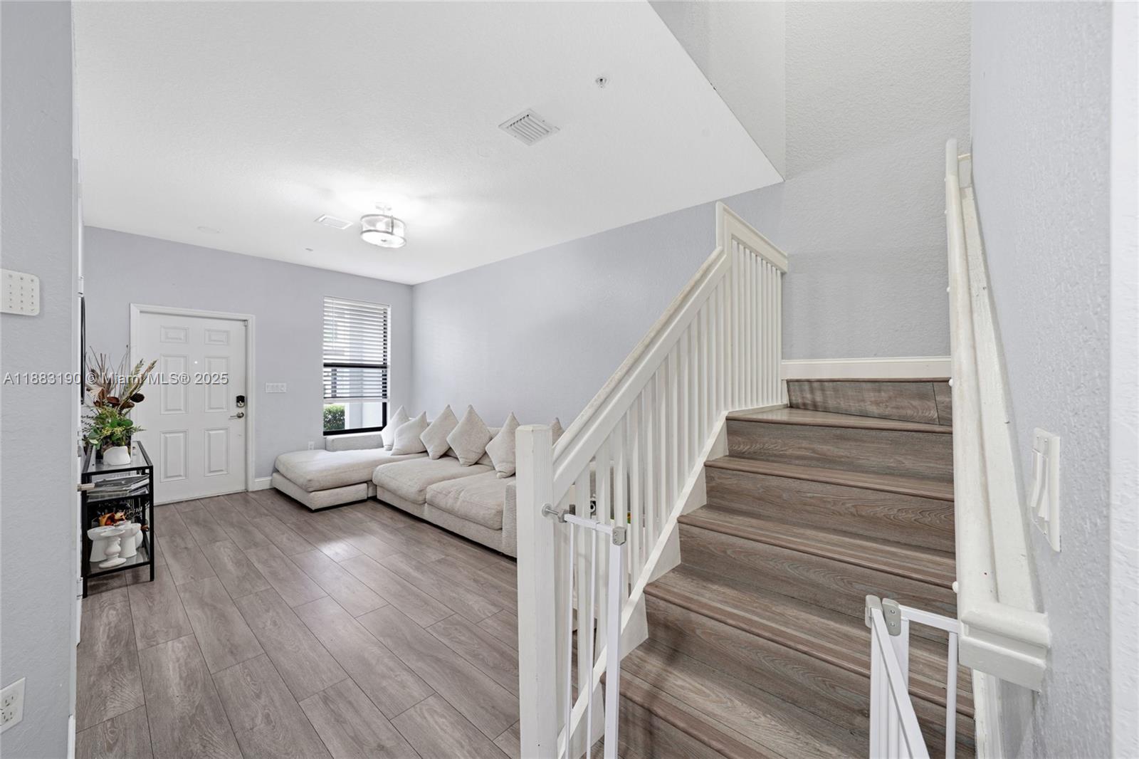 STELLAR PEMBROKE PINES - Residential