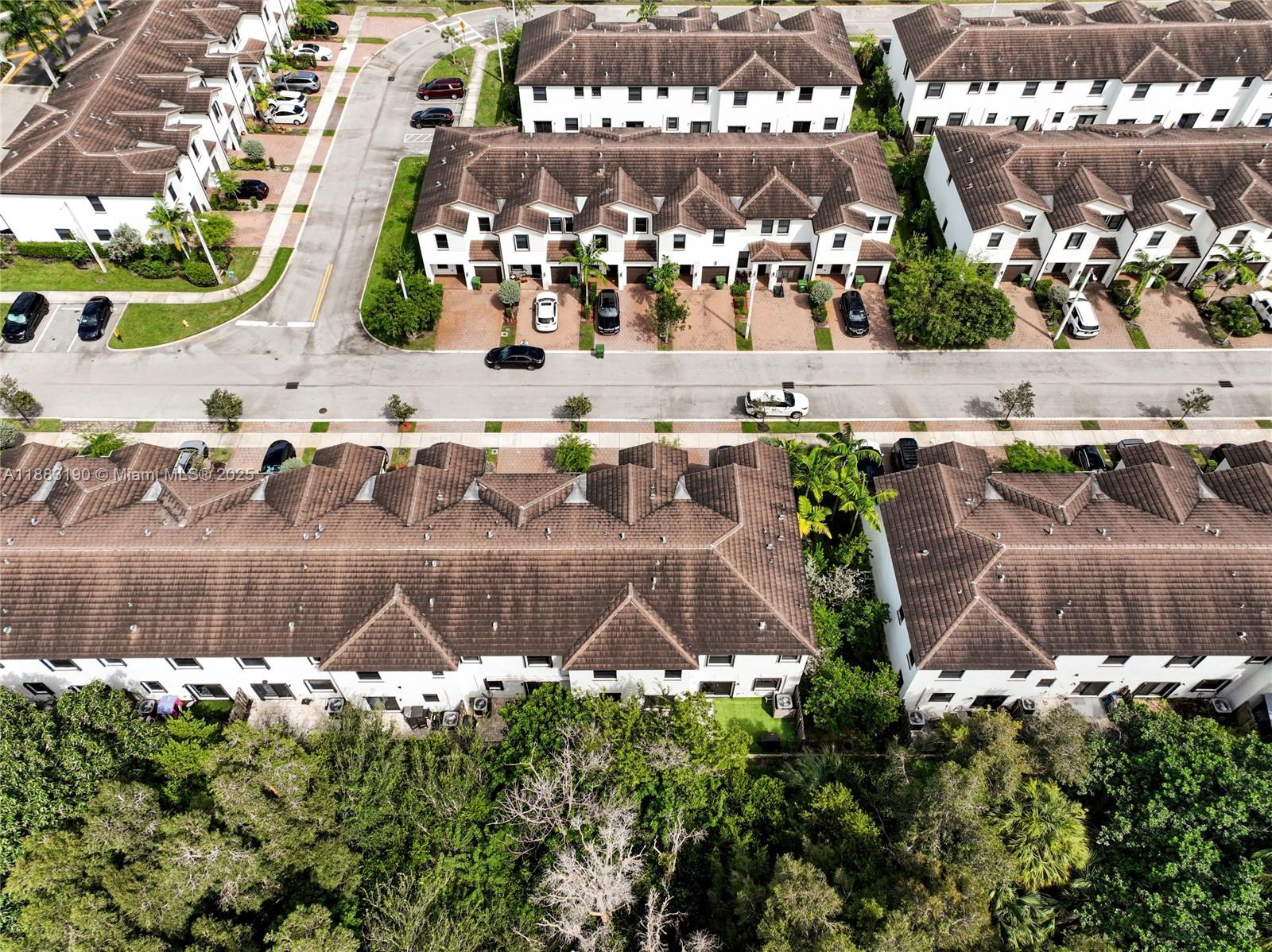 STELLAR PEMBROKE PINES - Residential