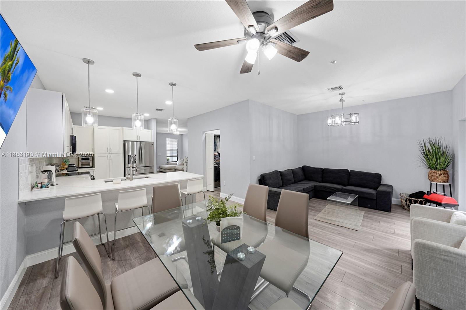 STELLAR PEMBROKE PINES - Residential