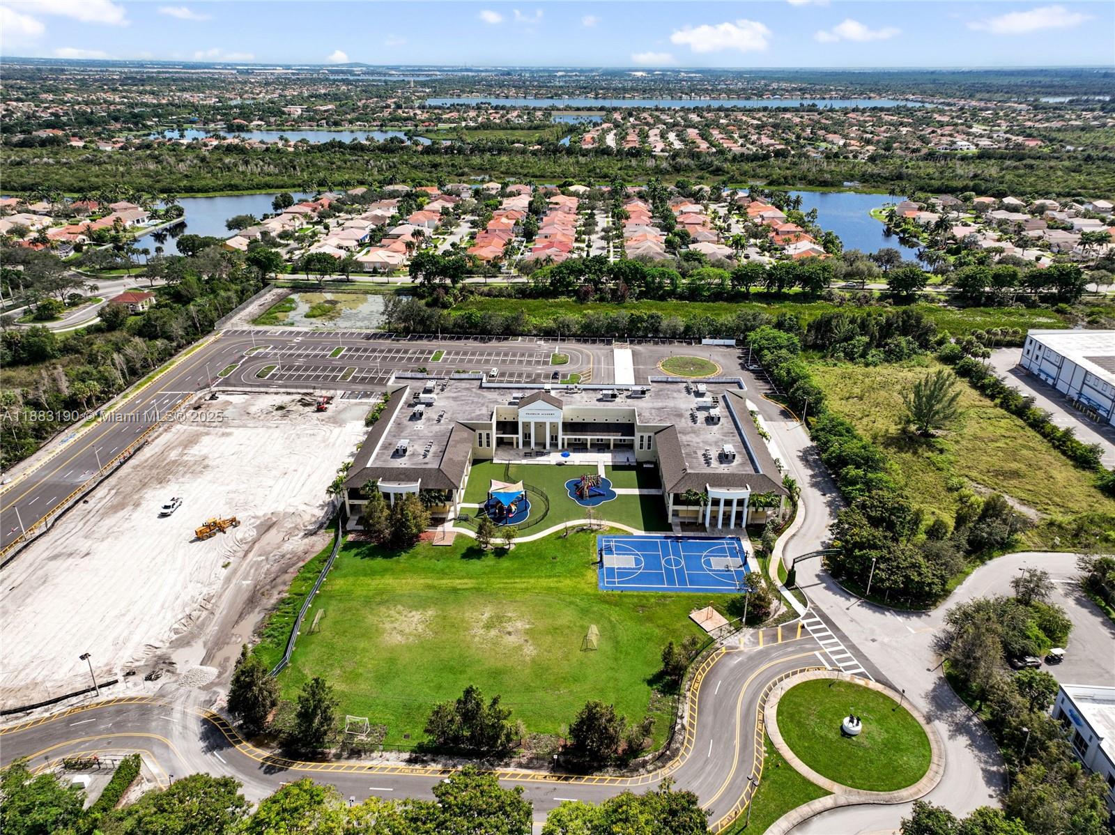 STELLAR PEMBROKE PINES - Residential