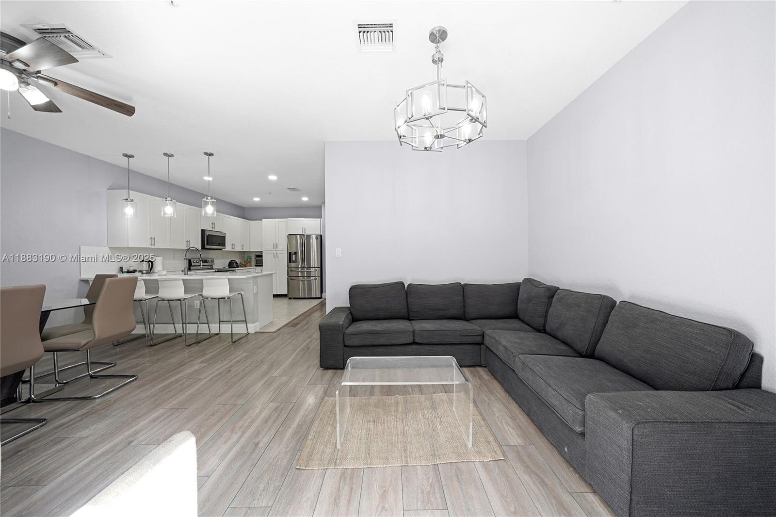 STELLAR PEMBROKE PINES - Residential