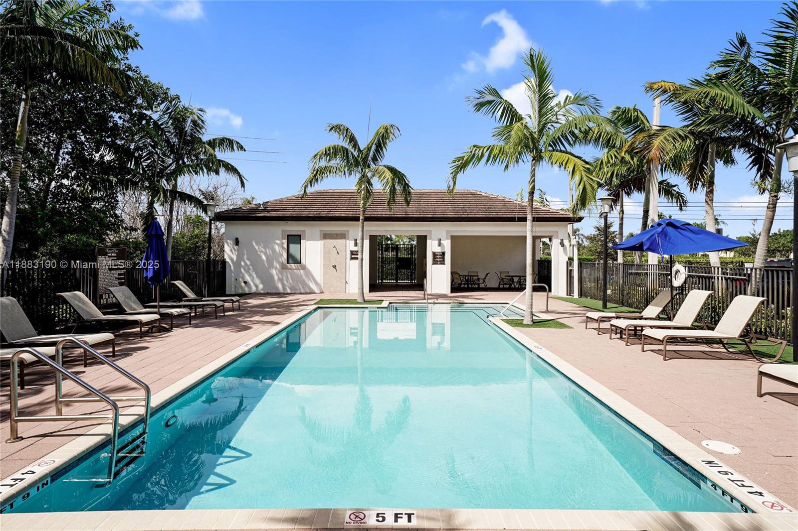 STELLAR PEMBROKE PINES - Residential