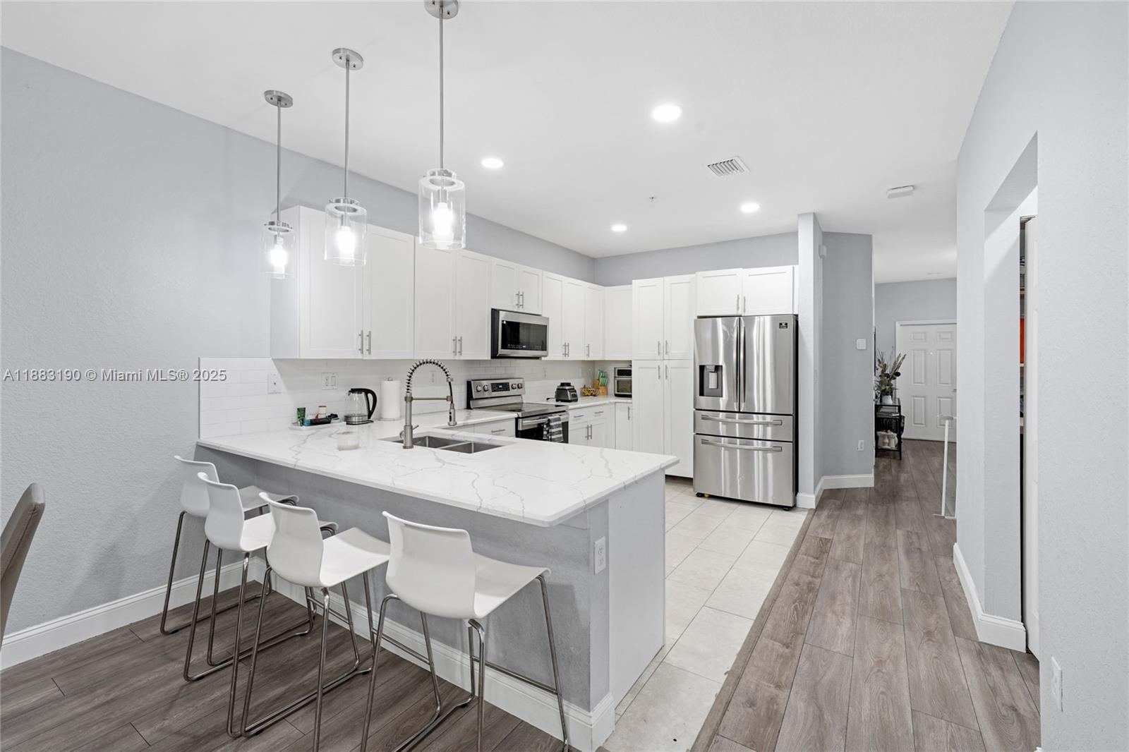 STELLAR PEMBROKE PINES - Residential