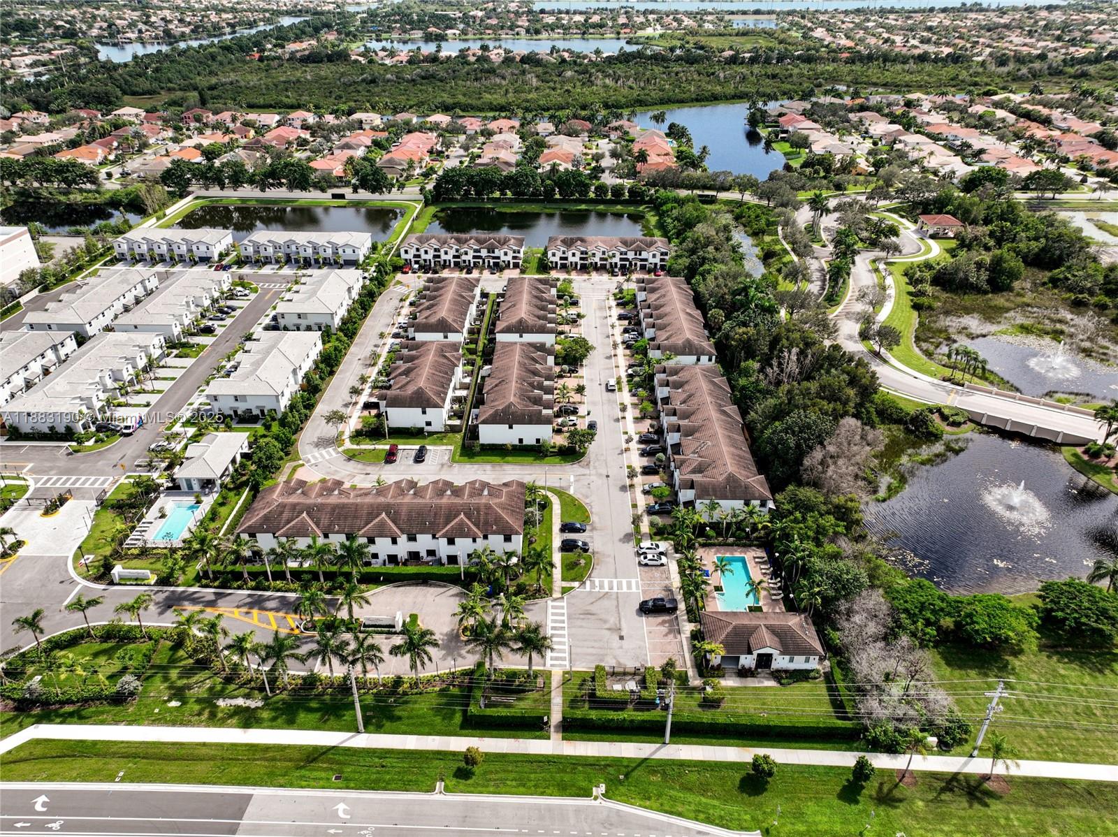 STELLAR PEMBROKE PINES - Residential