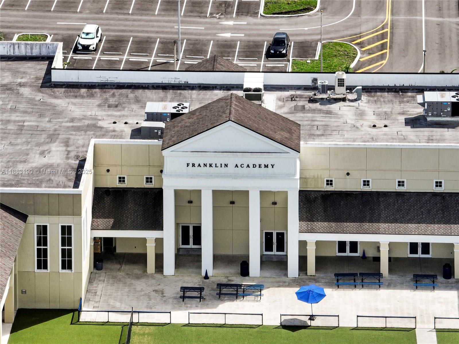 STELLAR PEMBROKE PINES - Residential