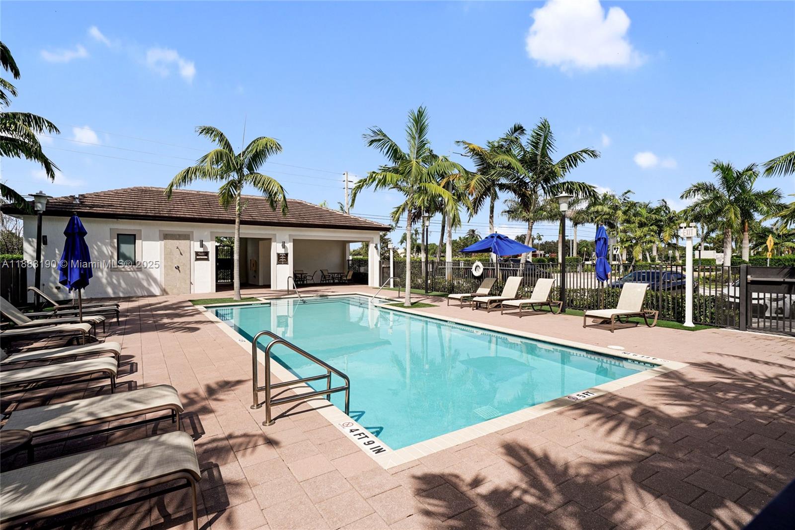 STELLAR PEMBROKE PINES - Residential